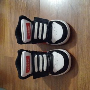 Adidas B-Ball high tops sneakers